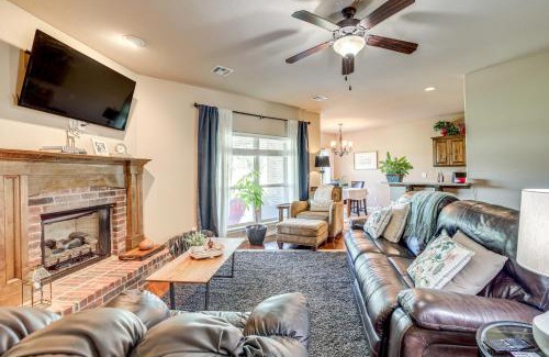 Verdigris House | Trail Access and Patio Peaceful Tulsa Area Retreat