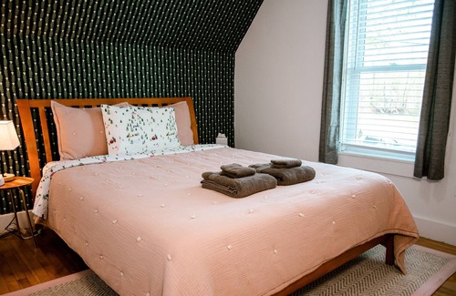 Millinocket House | Trail access ✯ Downtown ✯ Pet Friendly & No Cleaning Fee!