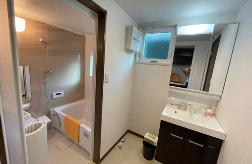 Nishimachi RV Rental | Trailer house Royal 1 building Capacity 6 people/Shimotakai District Nagano