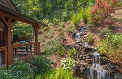 Waynesville Cottage | Train Caboose w/Upscale Amenities Minutes to Waynesville & Asheville