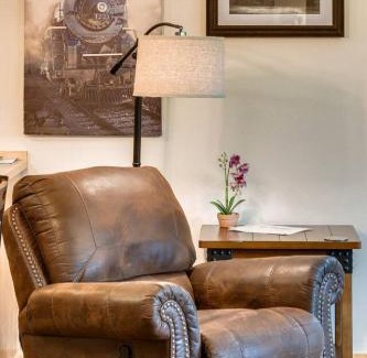 Cherokee House | Train Rides, Trails and Casino Fun is Your Smoky Hub