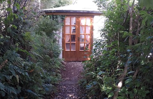 Mynachlogddu Cottage | Trallwyn Bach Charming Cottage studio in Pembs Nat Pk by ancient stonecircle