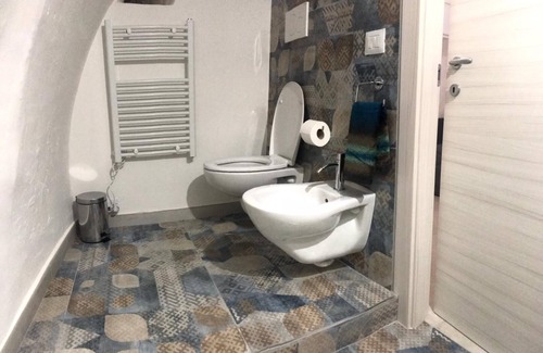 Isola del Borgo Antico Apartment | TRAMONTANA apartment with whirlpool shower in the room