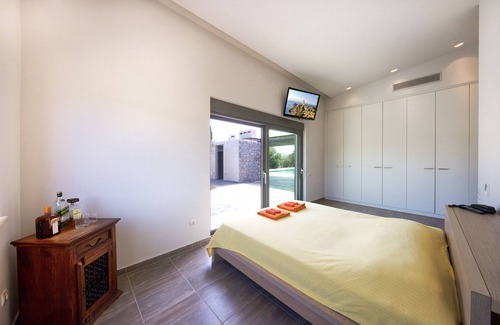 Loutraki Villa | Tramonto di Olive - Gorgeous pool villa