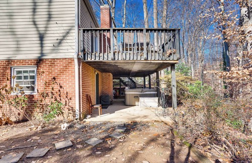 Alexandria Apartment | Tranquil 1-bed apt sleeps 4 overlooking Indian Creek Gorge w/WiFi, AC & hot tub