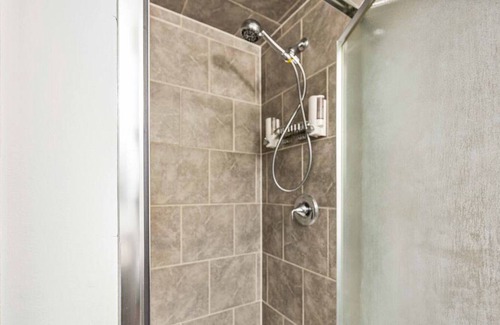 Durham Region House | Tranquil 1BR Oshawa Basement