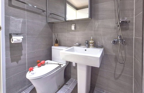Sangsu-dong Apartment | Tranquil 2-bedroom apartment in Seoul with AC, WiFi. Enjoy your stay