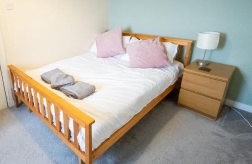 Falkirk Apartment | Tranquil 2Bed/2Bath Duplex Falkirk