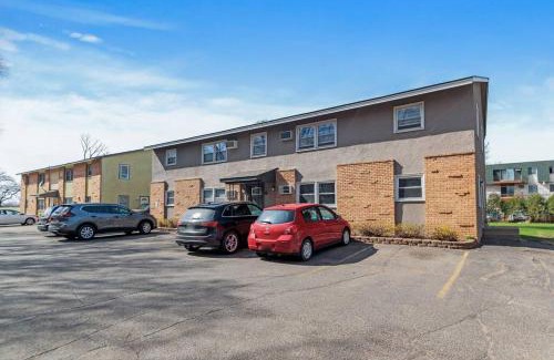 Spring Lake Park Apartment | Tranquil 2BR Apt Mpls - 8073 Apt 1