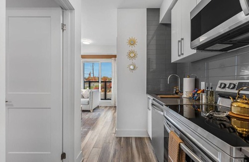 Niagara Falls Apartment | Tranquil 2BR Retreat Near Falls