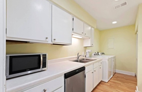 Sea Pines Villa | Tranquil 2BR Retreat with Scenic Lagoon Views