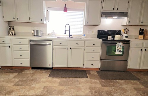 Baker City House | Tranquil 3 Bedroom, 2 Bath Home Near Scenic River Walk!