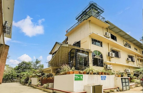 Gauravaddo Apartment | Tranquil 3-bedroom apartment in Calangute with WiFi, AC car parking fully fanish