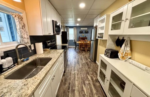 Blossvale Cottage | Tranquil 3-bedroom Sylvan Beach Cottage - Enjoy 20% off any stay