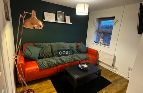 Atlantic Wharf House | Tranquil 4 Bedroom House | Overlooking Cardiff Wharf | Central | Free Parking