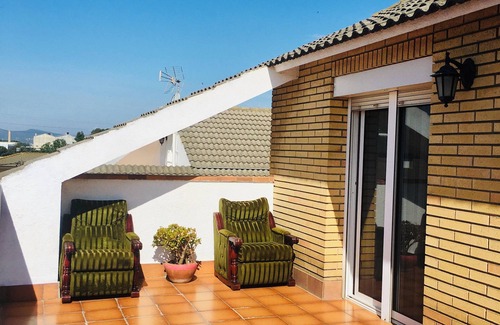 Rubi House | Tranquil and spacious super large room in Barcelona