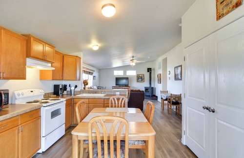 Hartsel Cabin | Tranquil Cabin Getaway w/Panoramic Mtn View!