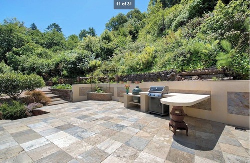 Point Reyes Station House | Tranquil & charming 2-bedroom home & WiFi in Inverness next to National Seashore