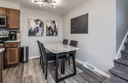 Wheat Ridge Apartment | Tranquil Chic Retreat | Near Mtns/Red Rocks | Wifi