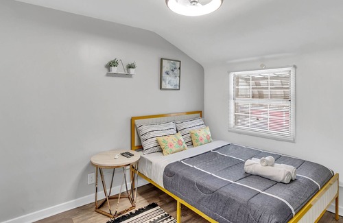 Bellevue House | Tranquil City Escape