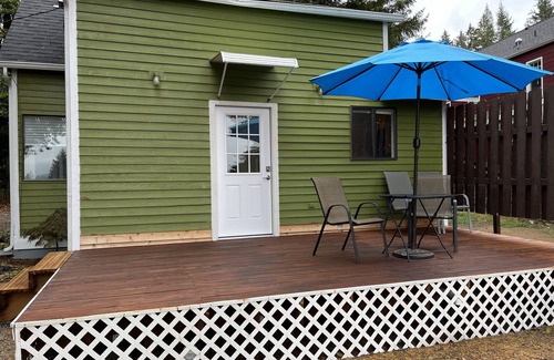 Bremerton Cottage | Tranquil cottage with mountain views