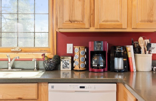 Cheney House | Tranquil Country Lodge Getaway with Hot Tub! Privacy & Serenity Abound.