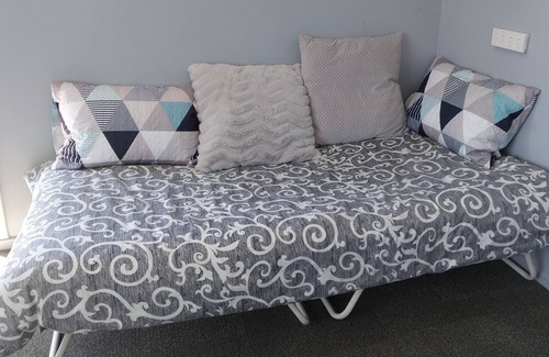 Christchurch Cottage | Tranquil eco getaway close to the airport