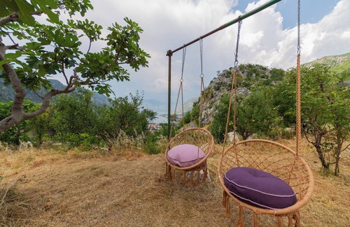Skaljari Apartment | Tranquil Escape 2-BDR in Škaljari w/Boka Bay View