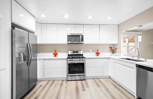 North Clairemont House | Tranquil Escape Pool Hot Tub Game Room