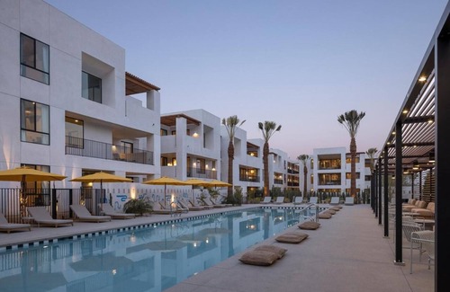Downtown Palm Springs Hotel | Tranquil Escape w/Pool, Free Bike, Weekly Yoga Class, Cozy Poolside Lounges