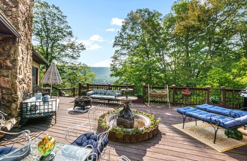 Denver Villa | Tranquil escape with/endless mountain hot tub views. 2.5 hours from GWB