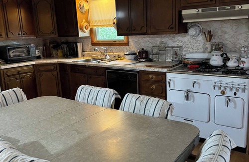 Stanton County Other | Tranquil farmhouse near to Johnson City - 2 bedrooms, 2 baths, vintage kitchen.