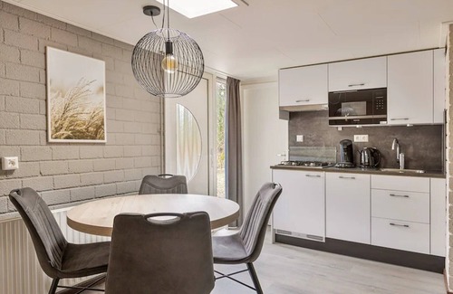Kootwijk House | Tranquil forest bungalow for couple