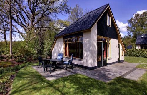 Municipality of Dalfsen House | Tranquil Forest Retreat
