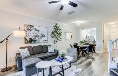 Gainesville House | Tranquil Gainesville Gem with Lanai and Pool Access!