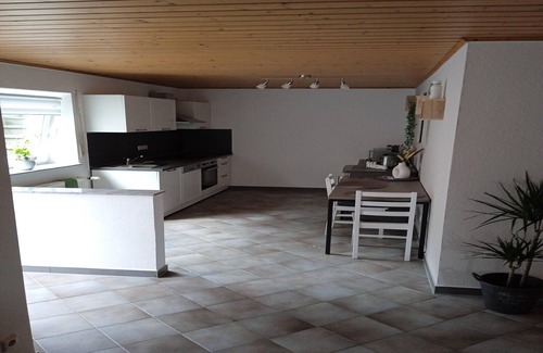 Roes Apartment | Tranquil Getaway in Scenic Roes