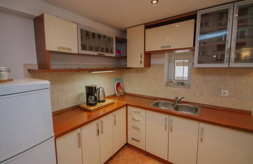 Seget Villa | Tranquil Getaway Villa Prapatnica with Pool and Garden - Three Bedroom Villa with Pool