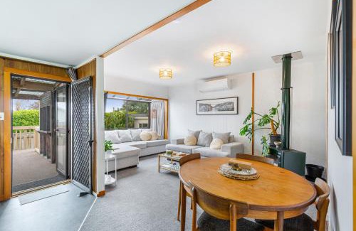 Ponsonby House | Tranquil Haven 2 BR Home Zodiak Stays