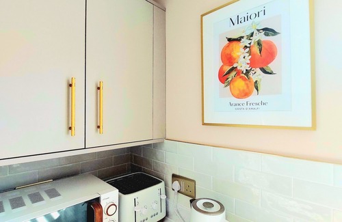 Huyton House | Tranquil haven in vibrant Liverpool!