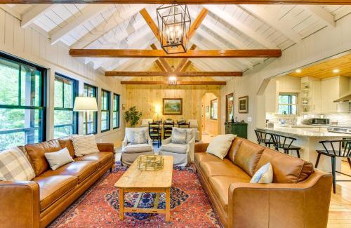 Mirror Lake House | Tranquil Highlands Cottage with Fire Pit and Stream!