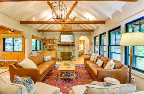 Mirror Lake House | Tranquil Highlands Cottage with Fire Pit and Stream!