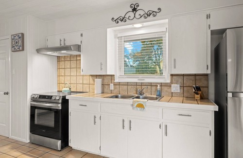 Ingram House | Tranquil Hill Country Getaway -River Access, Pet-Friendly