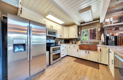 Croft House | Tranquil Hillside Home w/Private Hot Tub!
