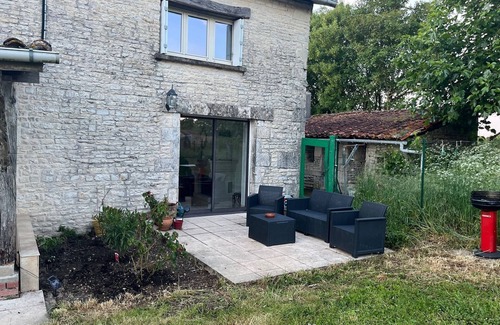 Asnieres-en-Poitou House | Tranquil House with large pool, set in private garden