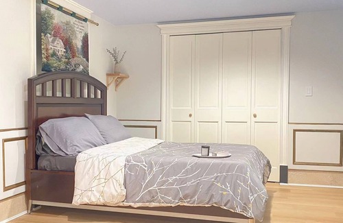 Anmore House | Tranquil in Nature rich Anmore, Spacious Suite