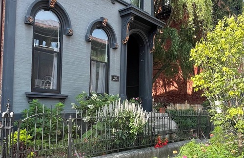 Cincinnati Cottage | Tranquil In-Town Garden Carriage House, No pet fee