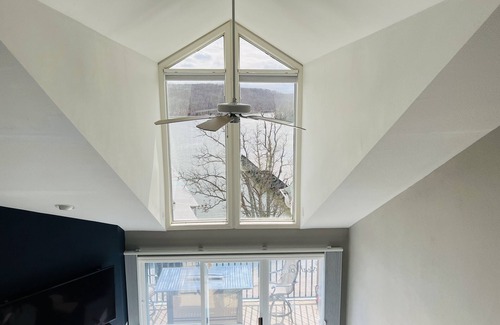 Kaiser Condo | Tranquil Lakefront 3 bedroom 5 bed 3 bath condo in Lake of the Ozarks State Park