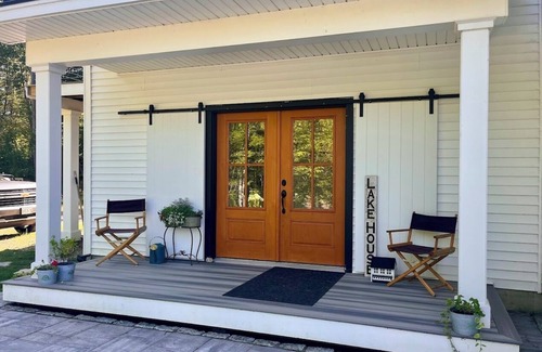 Lee House | Tranquil lakeside and trailside 5-bedroom house in Lee with gourmet kitchen.