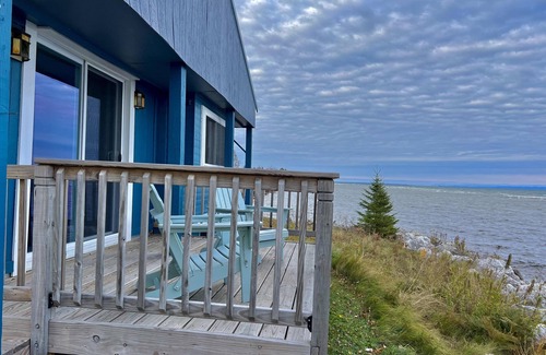 Paradise House | Tranquil Lakeside Retreat on Freighter's Bay in Paradise, Michigan
