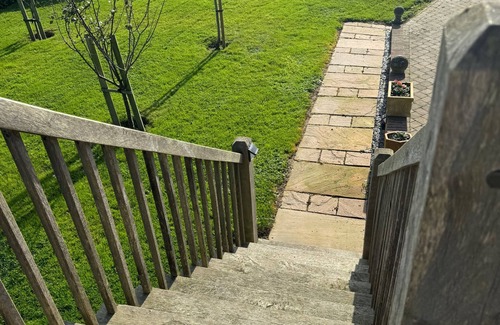 Hailsham Apartment | Tranquil loft apartment overlooking countryside